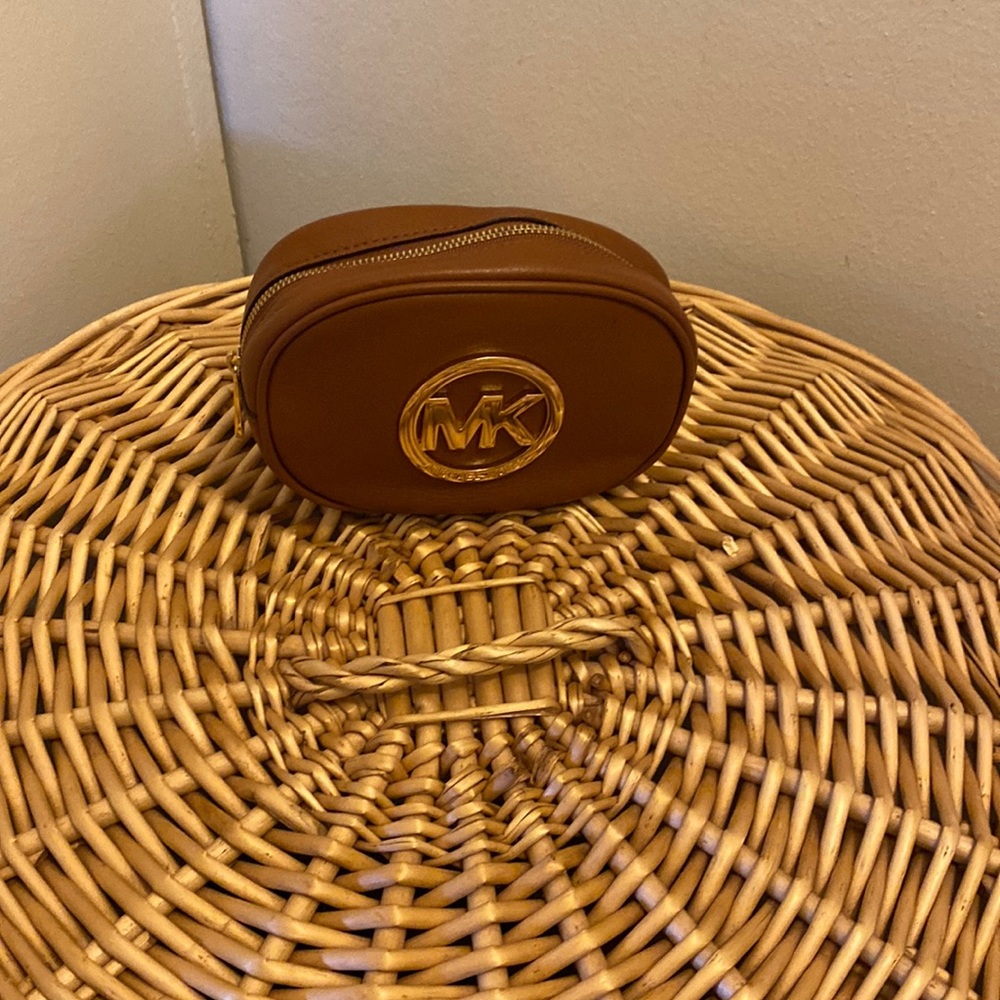 Michael Kors
100% Leather